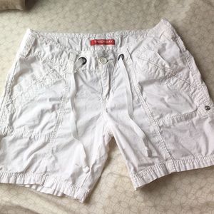 Union Bay white cargo shorts. Size 7